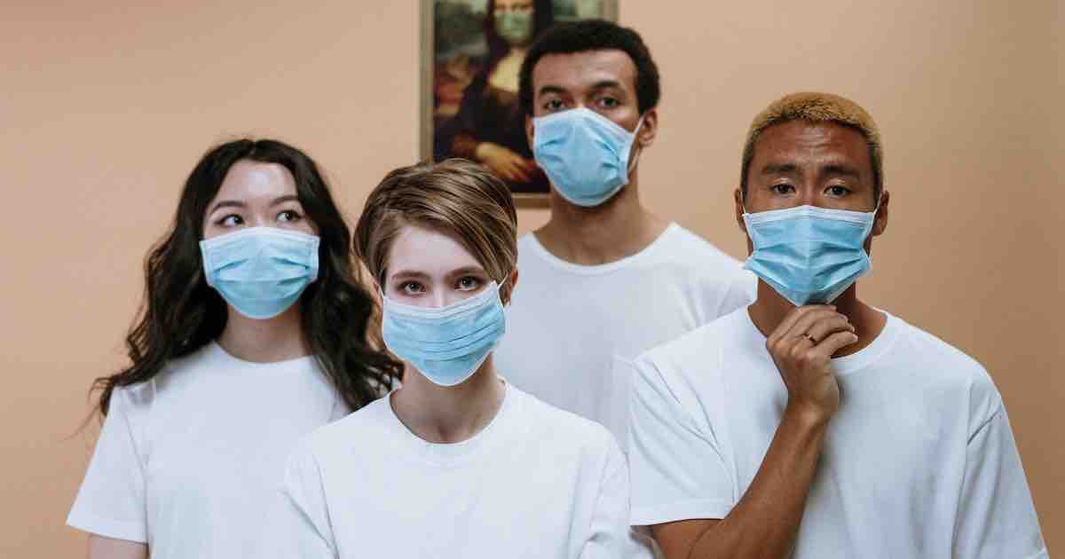 想成為照顧服務員就要拿到「照顧服務員職前訓練」結業證書或是「照顧服務員單一級技術士」及格證書